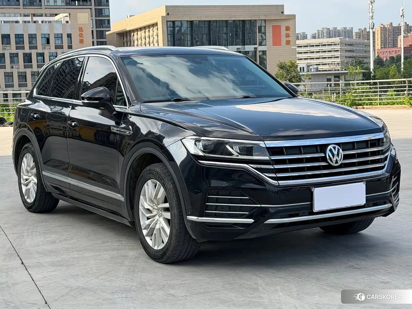 Volkswagen Touareg 2020 Черный из Китая, фото 4
