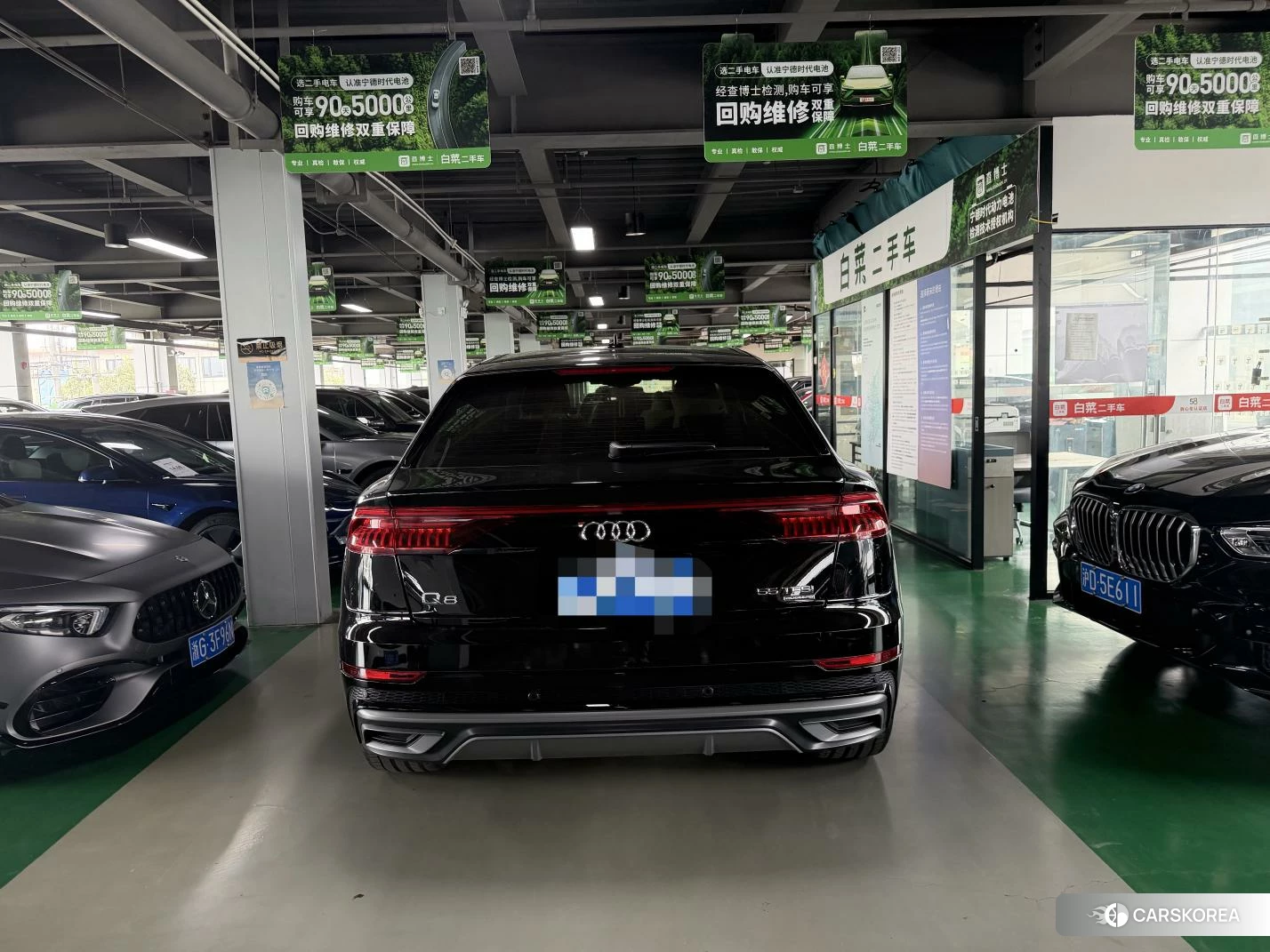 Audi Q8 2023 Черный из Китая, фото 3