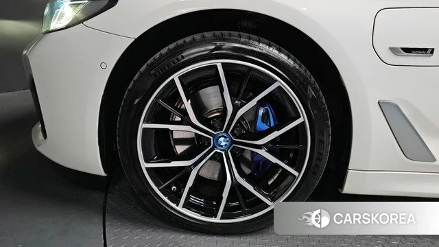 BMW 5 Series (G30) id 4303346 из Кореи 26