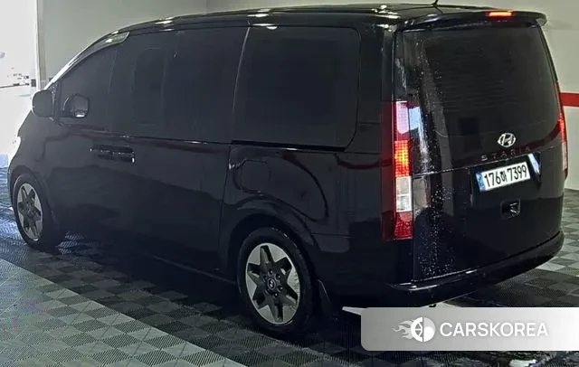 Hyundai Staria 2022 Черный из Кореи, фото 4