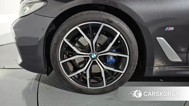 BMW 5 Series (G30) id 3390424 из Кореи 14