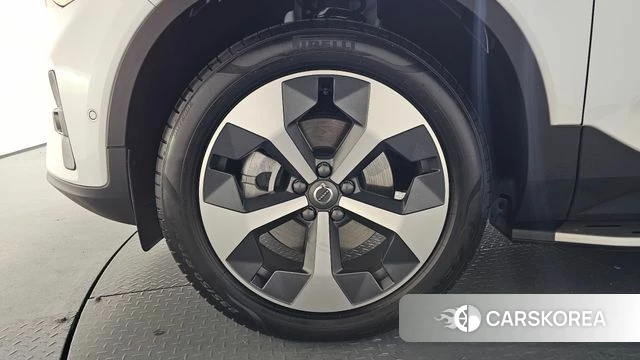 Volvo XC40 id 4395204 из Кореи 33