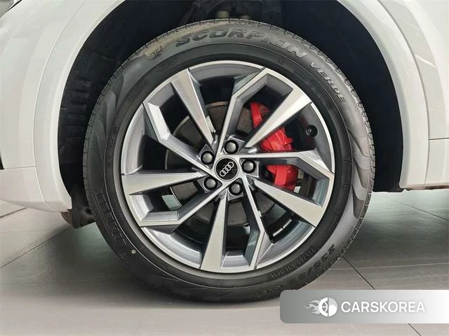 Audi Q5L id 4333702 из Китая 11