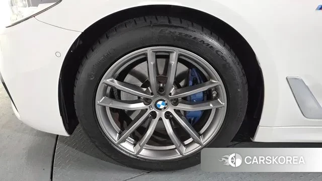 BMW 5 Series (G30) id 3547786 из Кореи 14