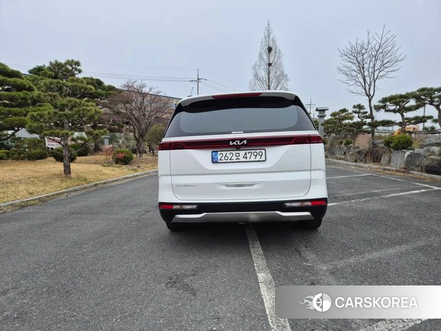 Kia Carnival 4th generation 2023 Белый из Кореи, фото 5
