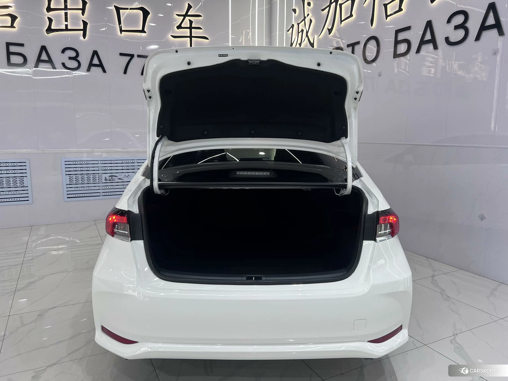 Toyota Corolla id 4473428 из Китая 13