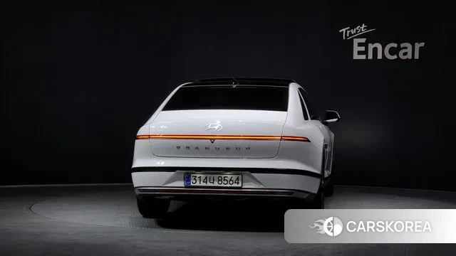 Hyundai Grandeur (GN7) id 3610356 из Кореи 14