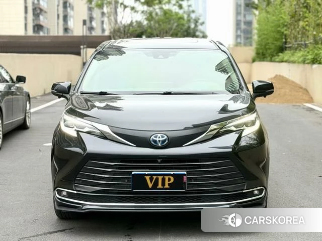 Toyota Saina 2023 Черный из Китая, фото 4