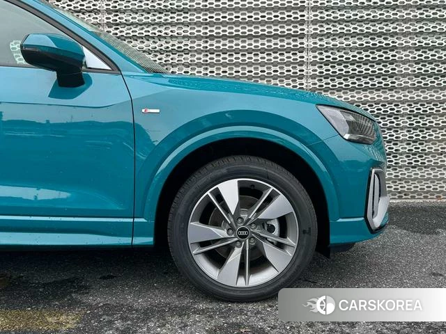 Audi Q2L id 4272859 из Китая 10