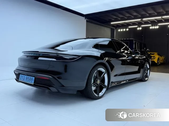 Porsche Taycan id 3063516 из Кореи 14