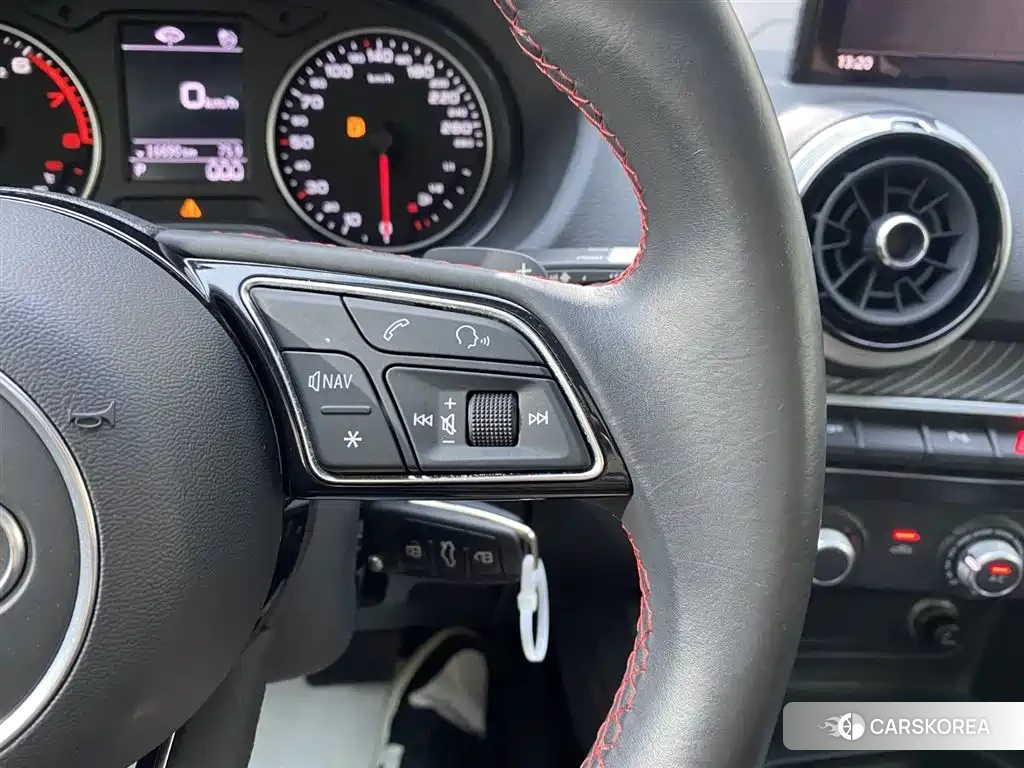 Audi Q2L id 4601030 из Китая 15
