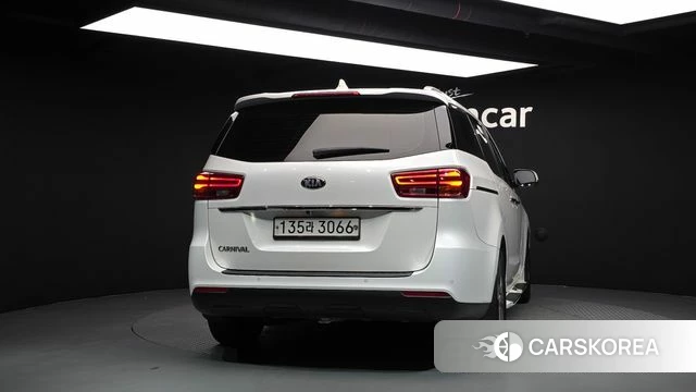 Kia The New Carnival id 4658231 из Кореи 14