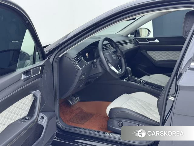 Volkswagen Magotan 2023 Черный из Китая, фото 4