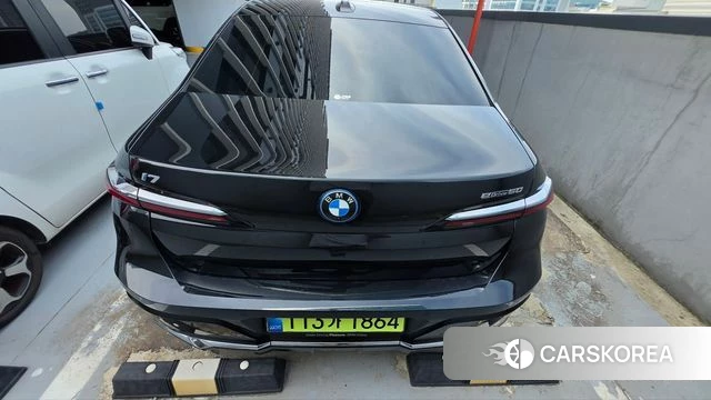 BMW 7 Series (G70) 2025 Черный из Кореи, фото 4
