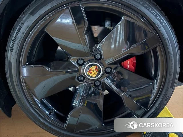 Porsche Taycan id 4206642 из Кореи 13