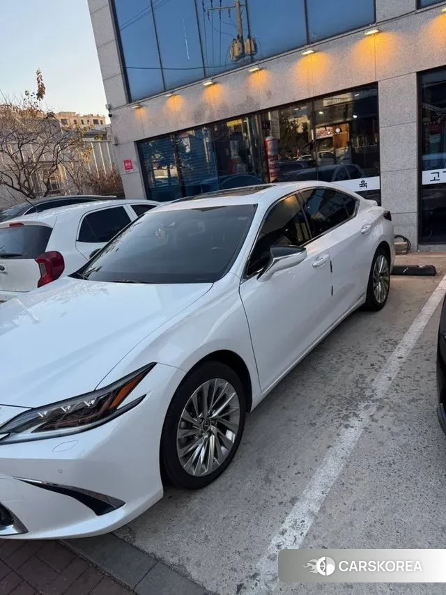 Lexus ES300h 7th generation 2020 Белый из Кореи, фото 4