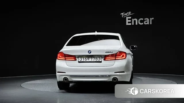 BMW 5 Series (G30) id 3514662 из Кореи 14