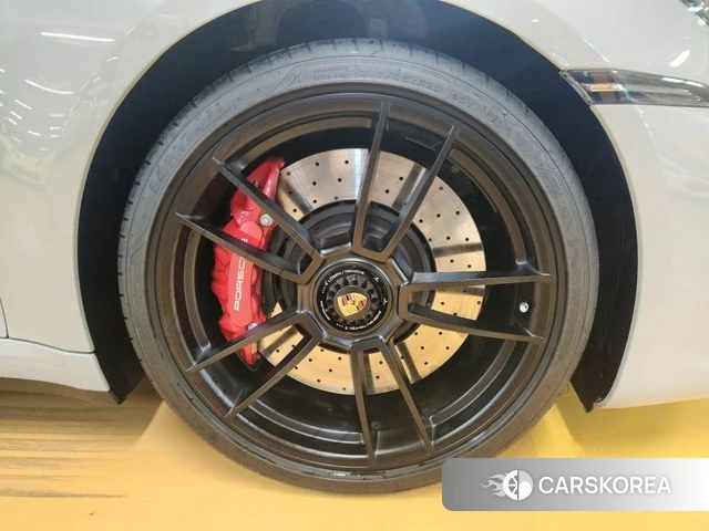 Porsche 911(992) id 4427768 из Кореи 14