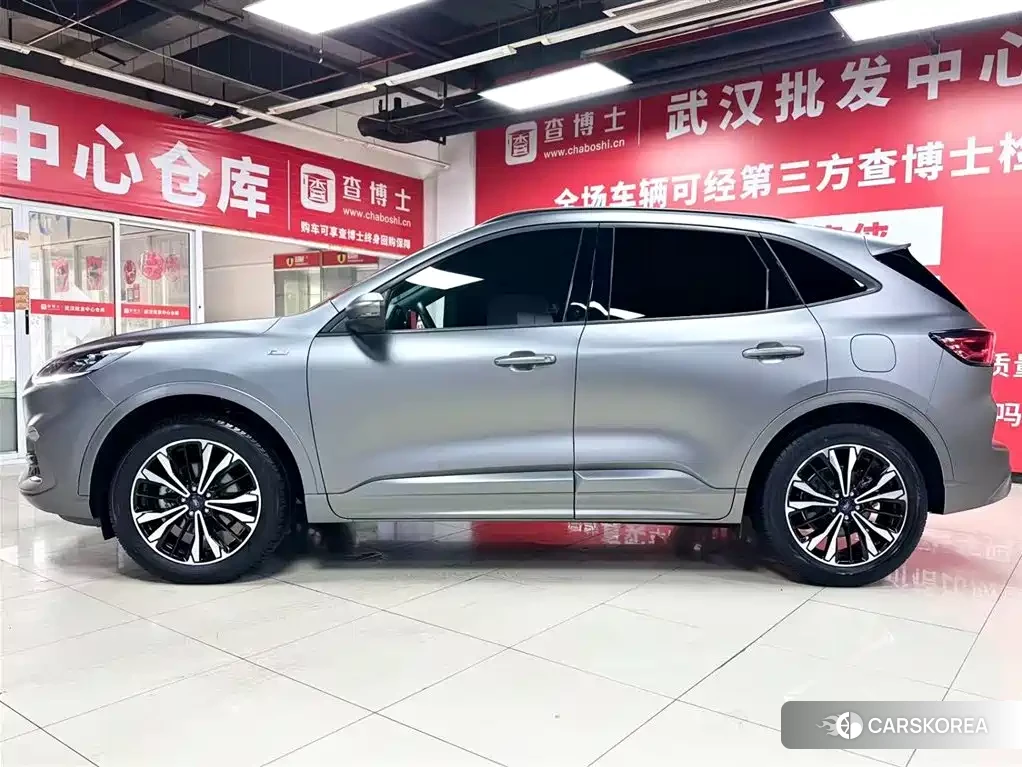 Ford Escape 2022 Silver/gray из Китая, фото 4