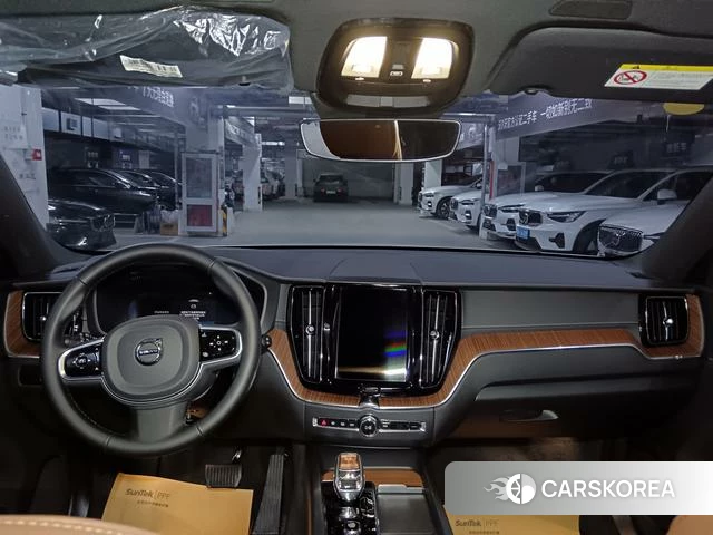 Volvo XC60 2025 Белый из Китая, фото 4
