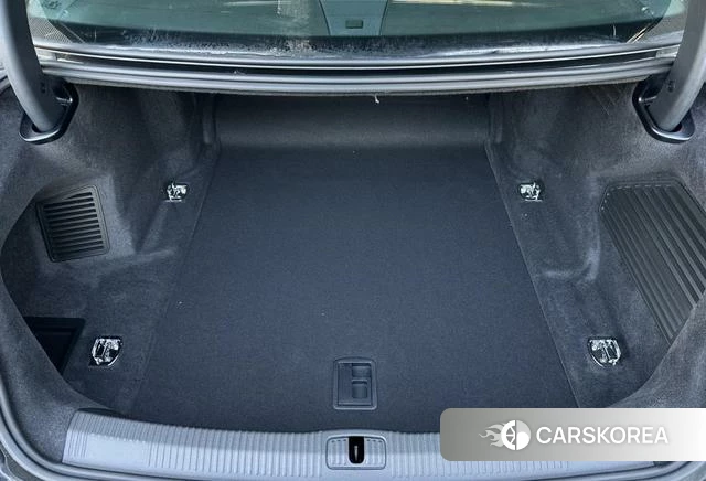 Audi A8 id 4271892 из Китая 12