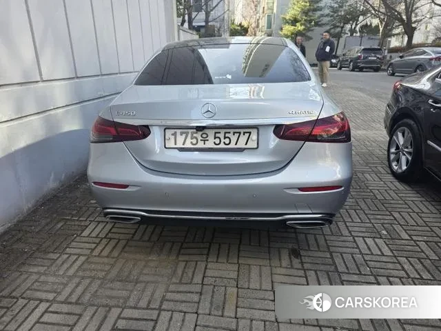 Mercedes-Benz E-Class W213 2021 Серебряный из Кореи, фото 4
