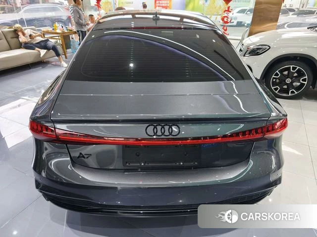 Audi A7 2023 Темно-серый из Китая, фото 4