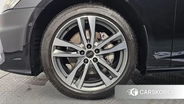 Audi A6 (C8) id 3634156 из Кореи 14