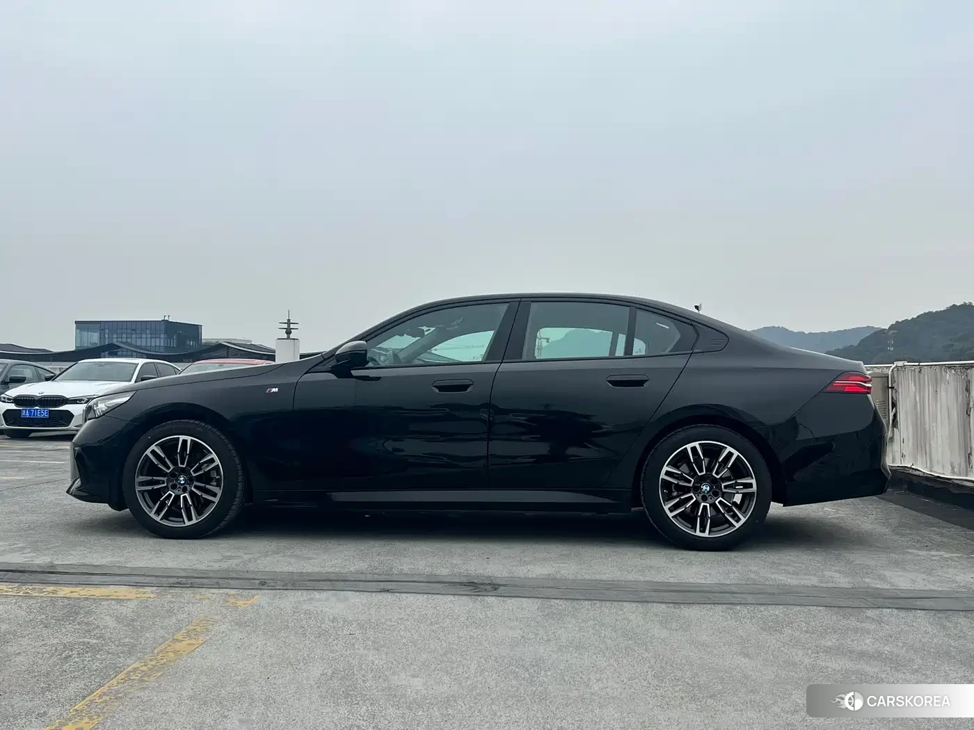 BMW 5 series 2025 Черный из Китая, фото 4