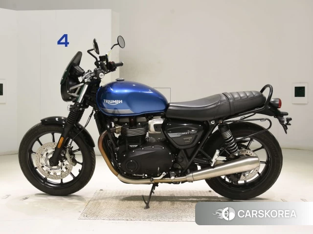 Triumph STREET TWIN 2022 из Японии