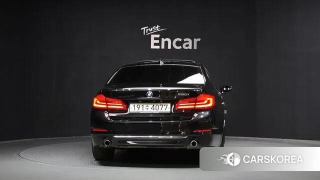 BMW 5 Series (G30) id 3356888 из Кореи 14