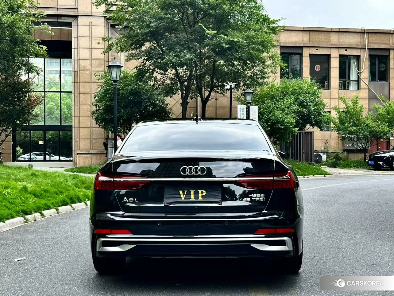 Audi A6L 2023 Черный из Китая, фото 4