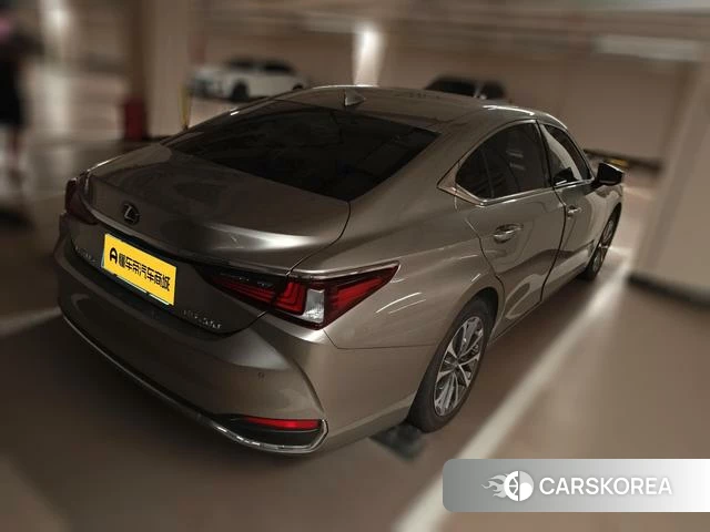 Lexus ES 2021 Серебристо-серый из Китая, фото 4