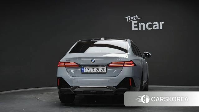 BMW 5 Series (G60) id 3817438 из Кореи 14