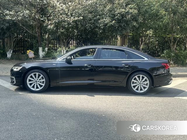 Audi A6L 2023 Черный из Китая, фото 6