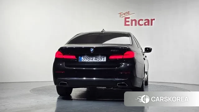 BMW 5 Series (G30) id 3452829 из Кореи 14