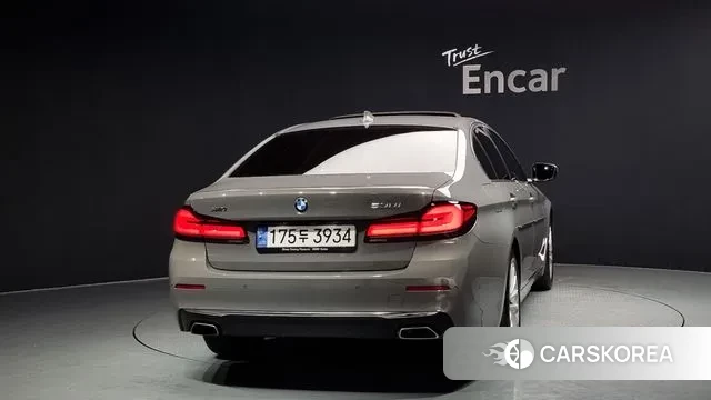 BMW 5 Series (G30) id 2894772 из Кореи 14