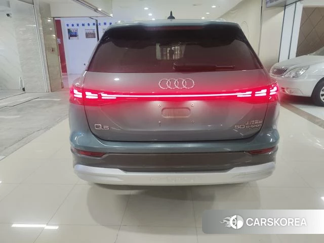 Audi Q5 e-tron 2023 Зеленый из Китая, фото 4