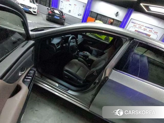 Lexus ES id 4365870 из Китая 7