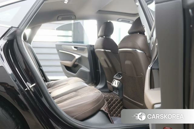 Audi A7L id 4260971 из Китая 23
