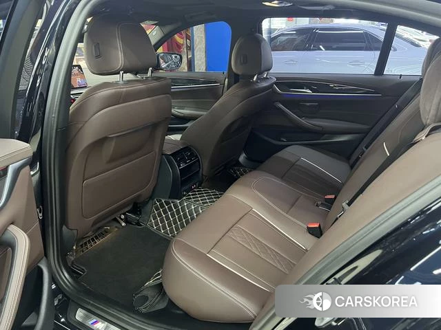 BMW 5 series 2022 Черный из Китая, фото 4