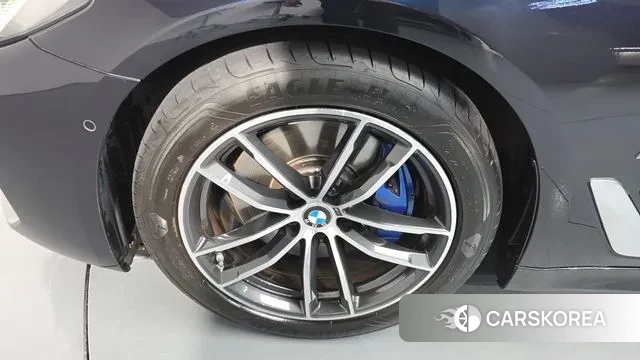 BMW 5 Series (G30) id 3360544 из Кореи 14