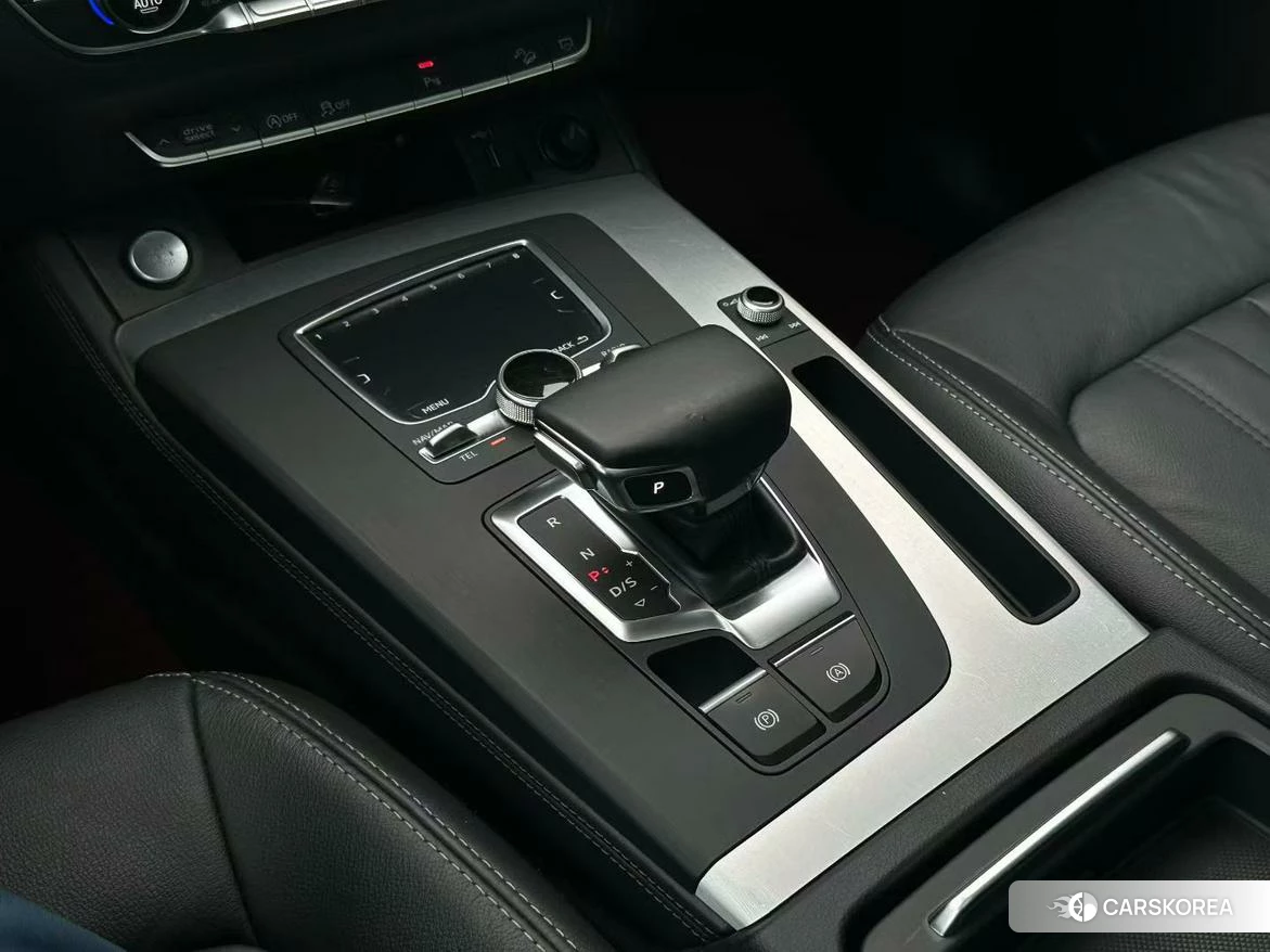 Audi Q5L id 4479350 из Китая 34