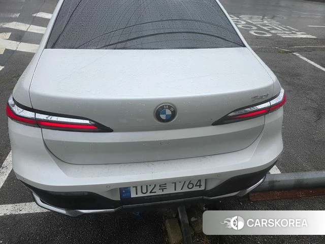 BMW 7 Series (G70) 2023 Белый из Кореи, фото 4