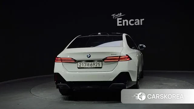 BMW 5 Series (G60) id 3629029 из Кореи 14