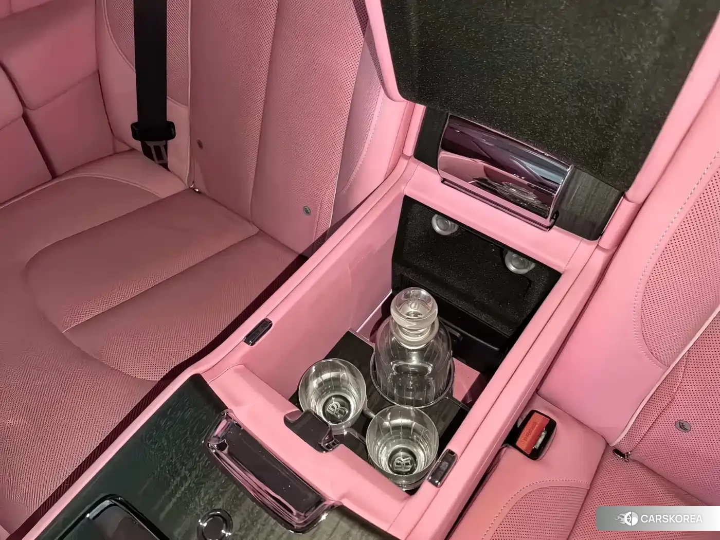 Rolls-Royce Cullinan id 4554138 из Китая 8