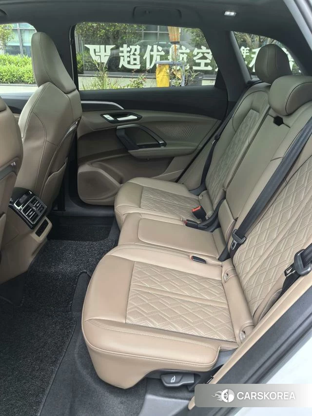 Audi Q5L 2026 Белый из Китая, фото 4