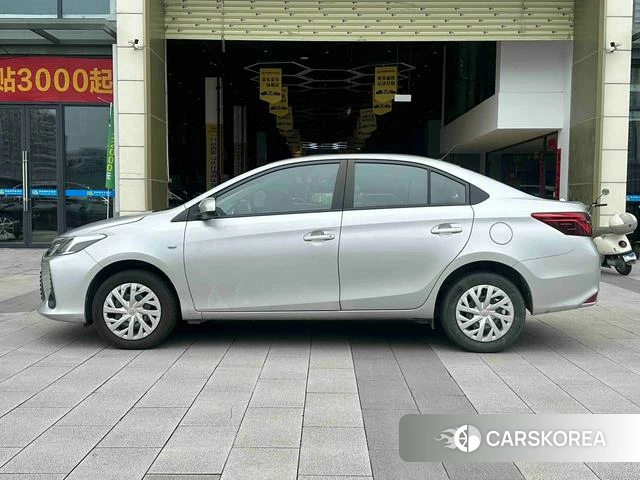 Toyota Vios 2021 Серебристо-серый из Китая, фото 5