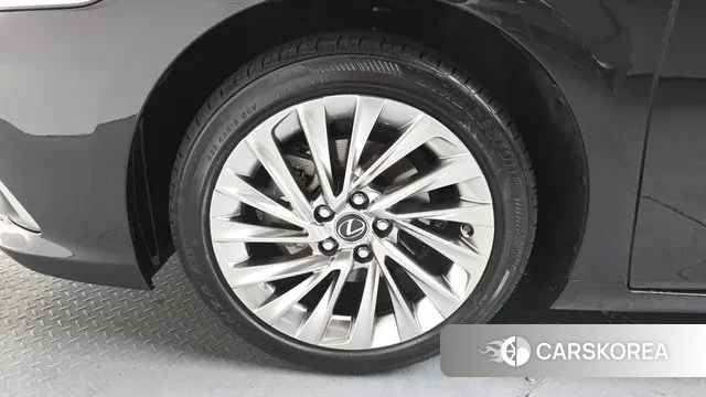 Lexus ES300h 7th generation id 3765716 из Кореи 14