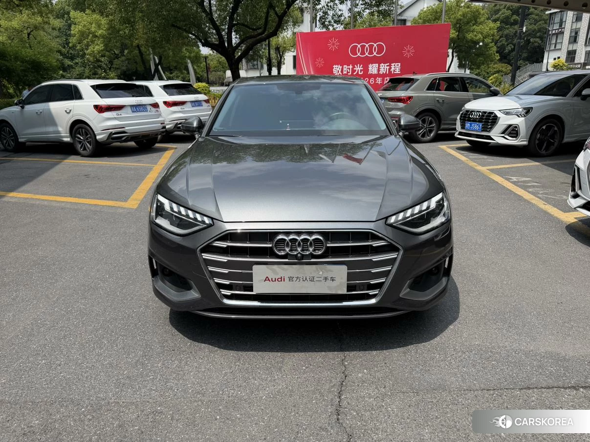 Audi A4L 2021 Темно-серый из Китая, фото 6